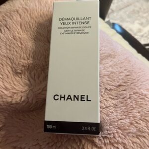 Chanel Demaquillant  Yeux intense
Eye makeup remover
New never opened